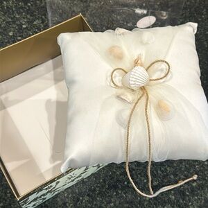 Beverly Clark, wedding ring, pillow ivory, off-white coastal seashore shells